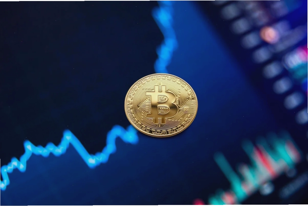 Bitcoin Price Rebounds to $82K as Fed Hike Odds Drop to 15%