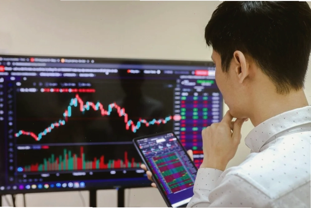 Học chứng chỉ hành nghề chứng khoán online hiệu quả với Fibonacci