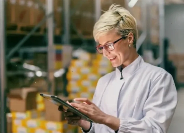 Xe Global Business Payment Woman
